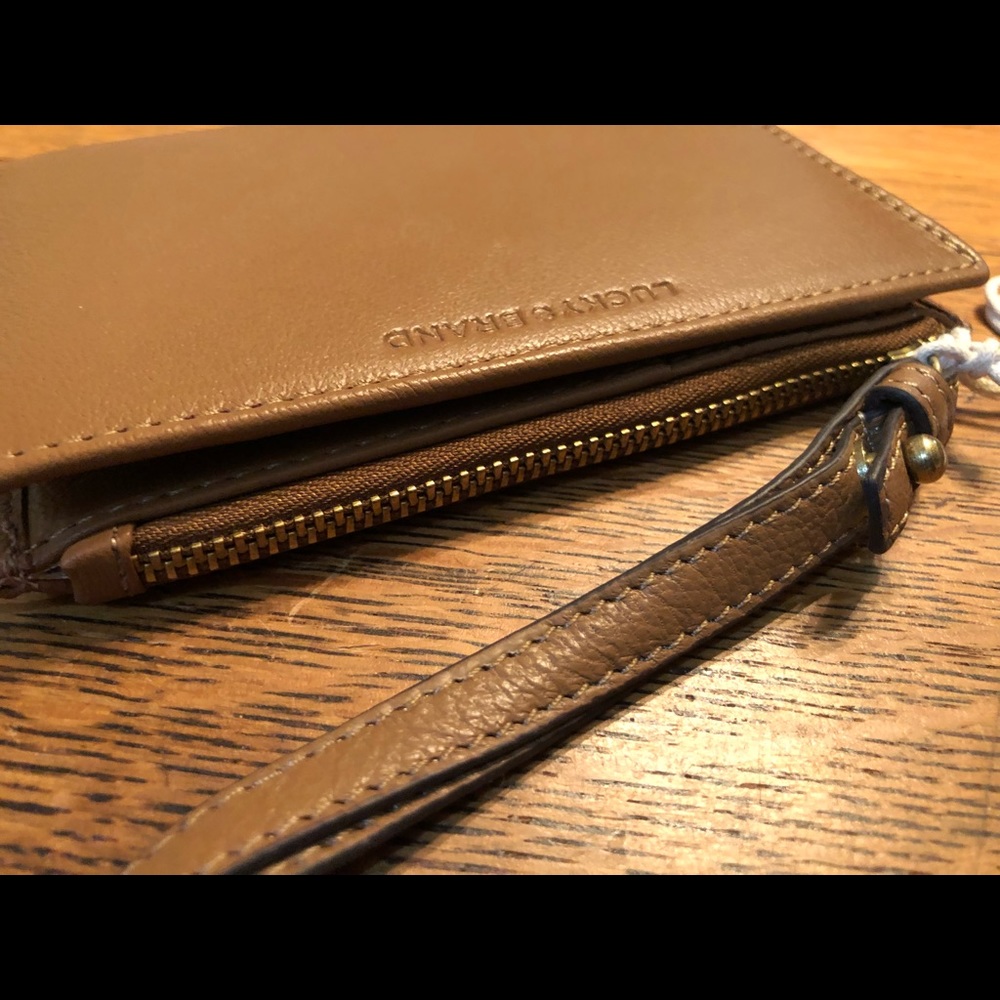 Lucky Brand Card Wallet - Picture 5 of 11
